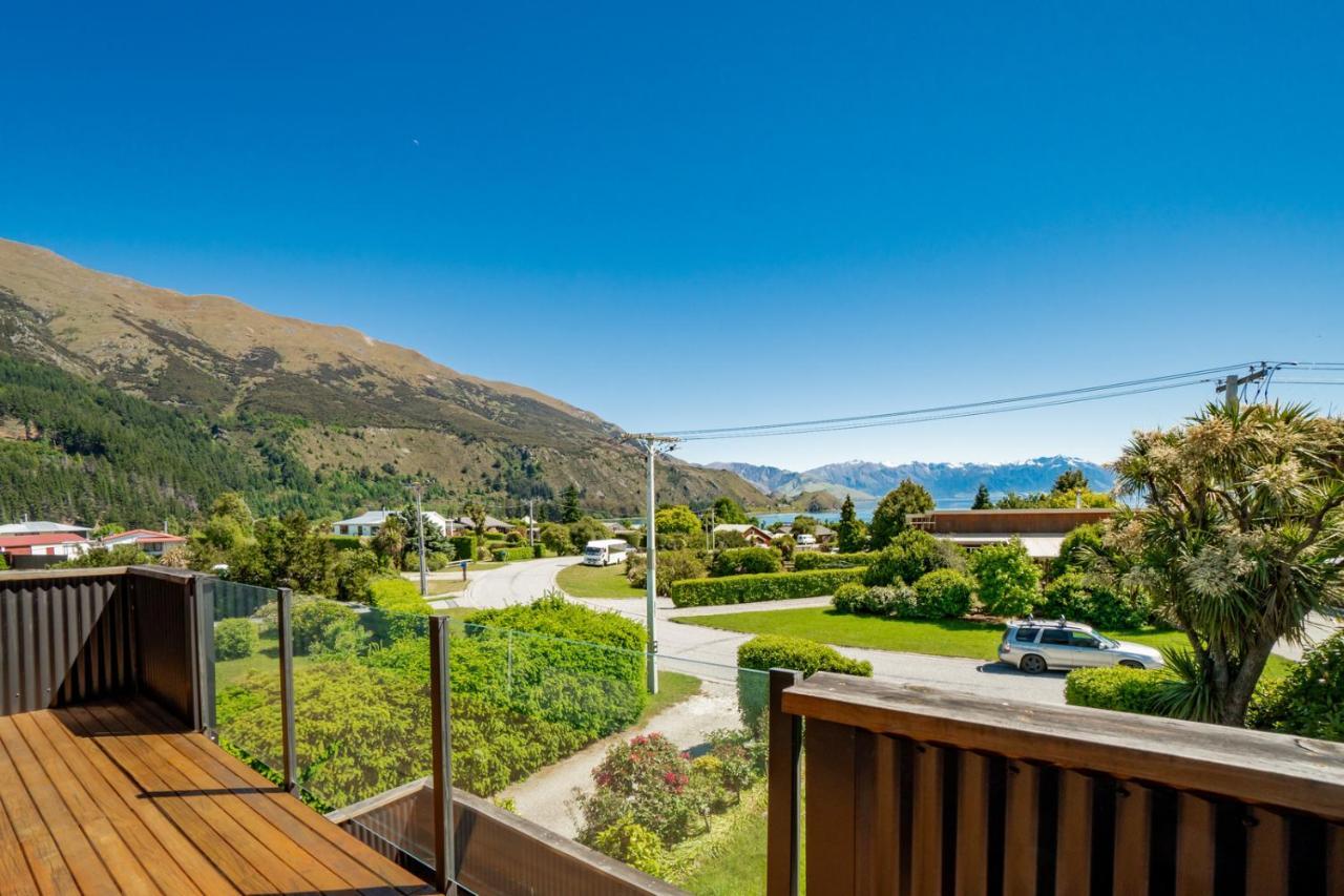 Views On Parry - Lake Hawea Holiday Home Zewnętrze zdjęcie