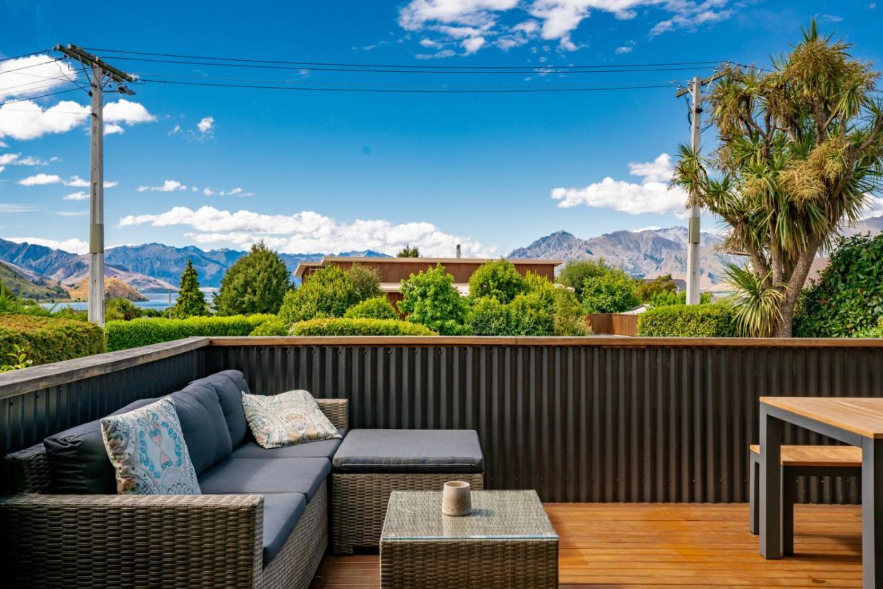 Views On Parry - Lake Hawea Holiday Home Zewnętrze zdjęcie