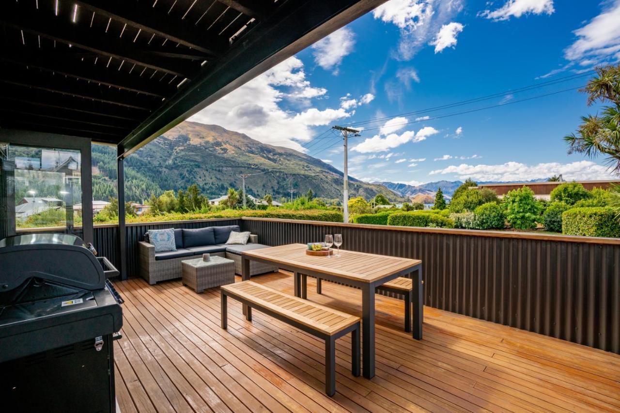 Views On Parry - Lake Hawea Holiday Home Zewnętrze zdjęcie