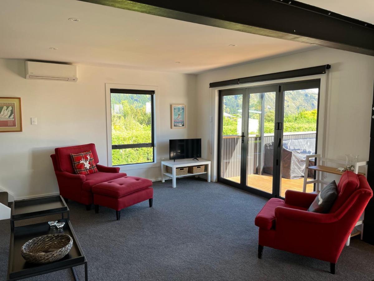 Views On Parry - Lake Hawea Holiday Home Zewnętrze zdjęcie