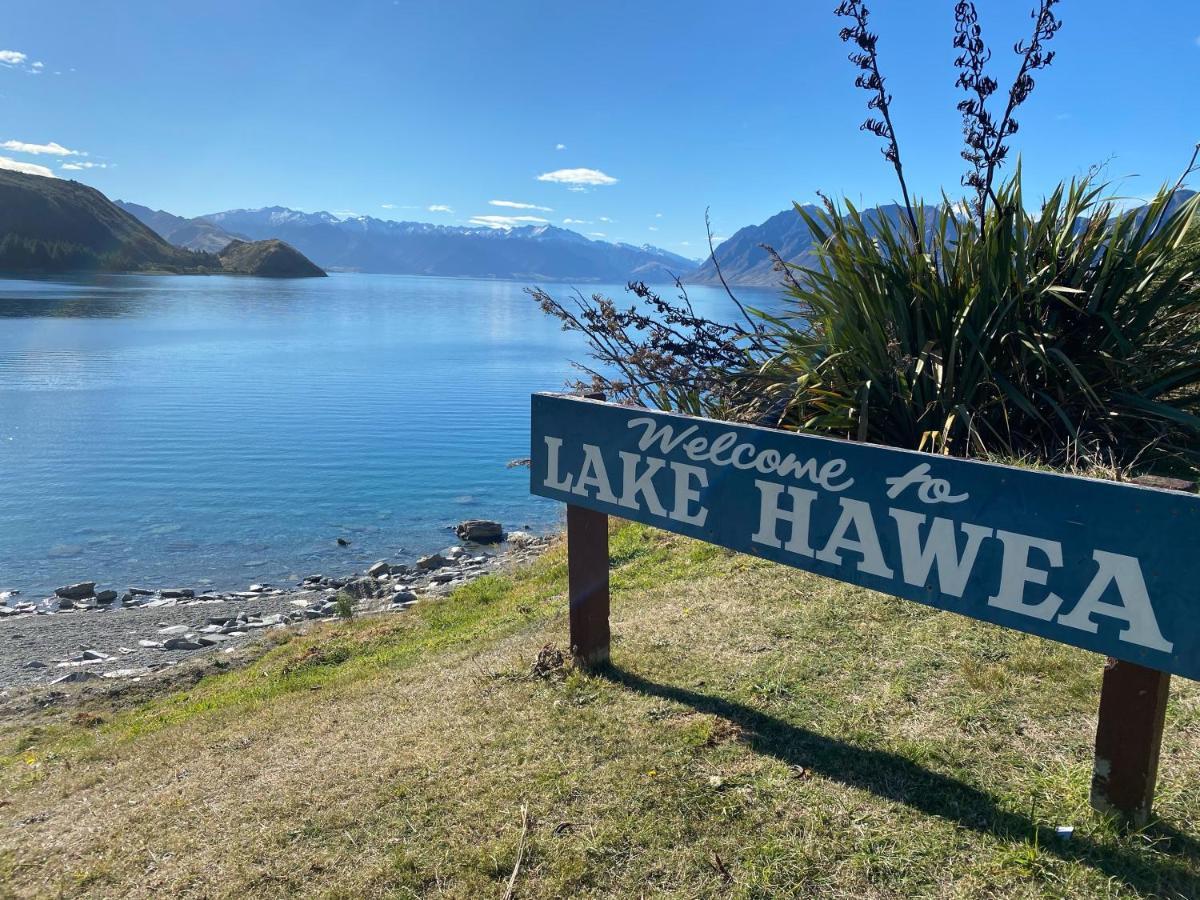Views On Parry - Lake Hawea Holiday Home Zewnętrze zdjęcie